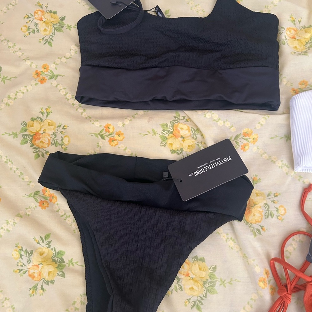 PrettyLittleThing Black Textured Bikini Set